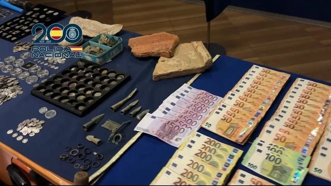 Recuperan una corona visigoda del siglo VI con enganchón detenidos por expolios en León y Valladolid