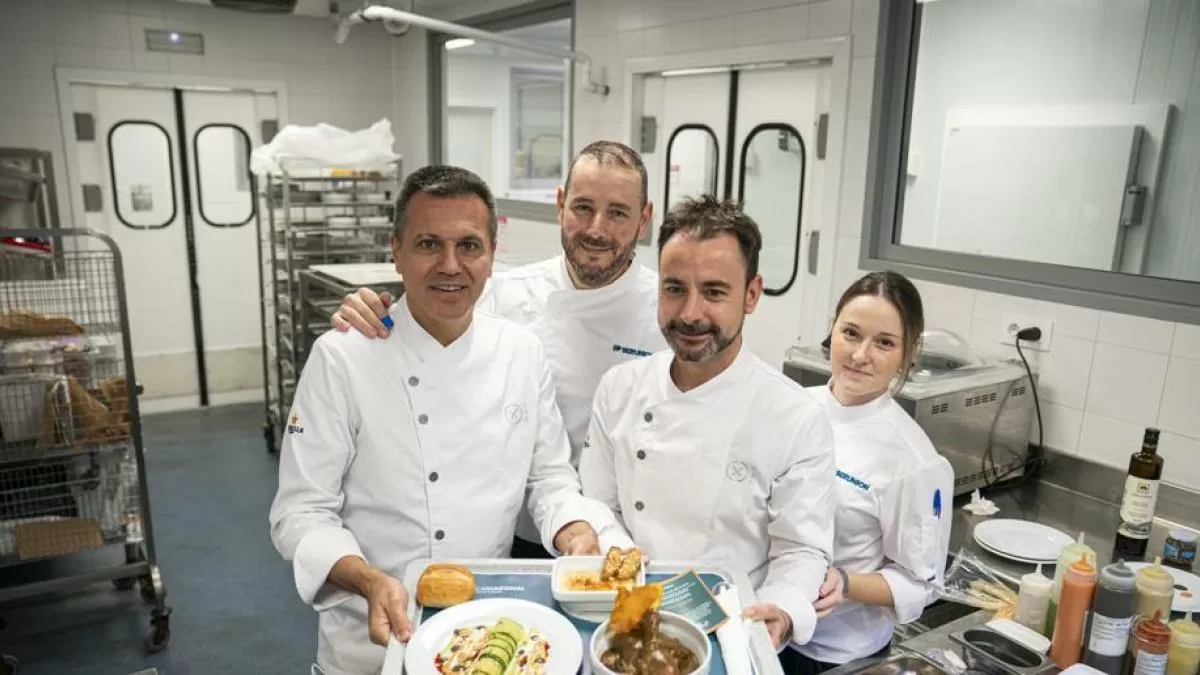 Los chefs de admirar preparan un menú de Navidad que se servirá en 120 hospitales