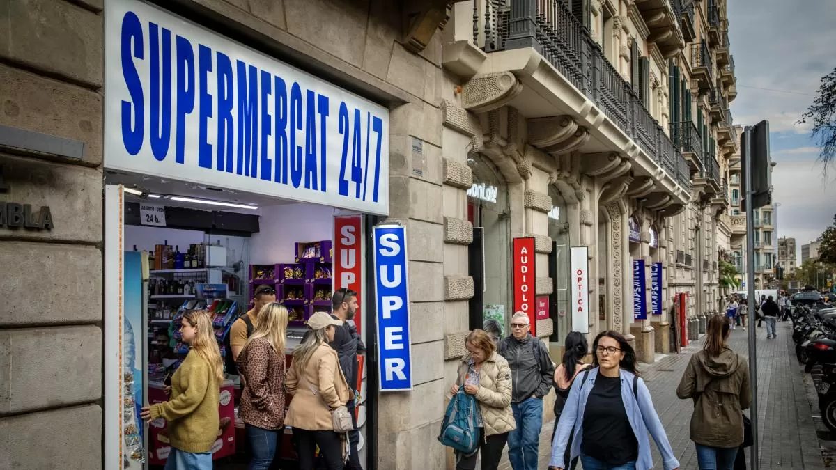 ERC propone un plan para interrumpir la proliferación de supermercados 24 horas por Barcelona