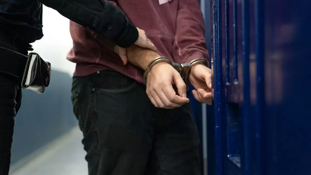 Detenidos 10 menores en Santa Coloma por rendir las redes para quedar con víctimas y robarles