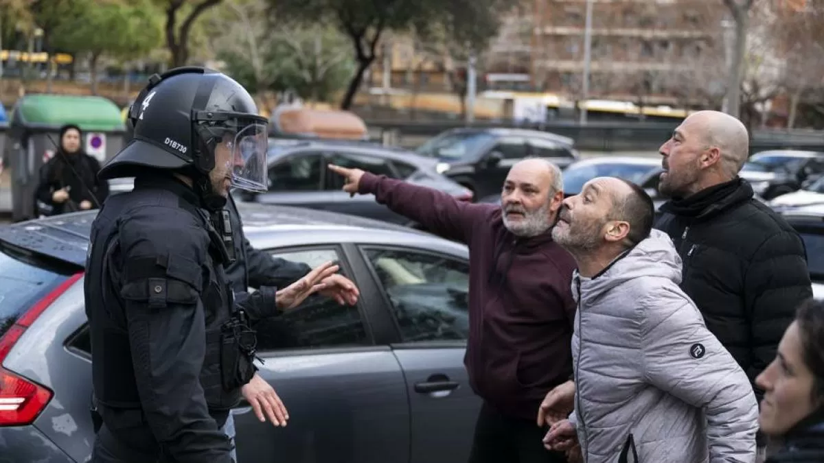 La crisis de convivencia en Badalona desata otra previsible batalla política