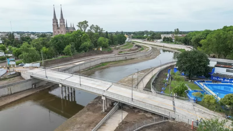 El ministerio de Kicillof inauguró un puente estratégico sobre el Río Luján