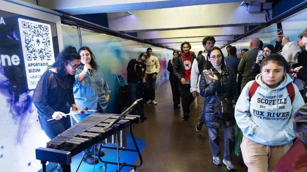El 'imperecedero pasillo' de paseo de Gràcia estrena una instalación con música e inteligencia artificial