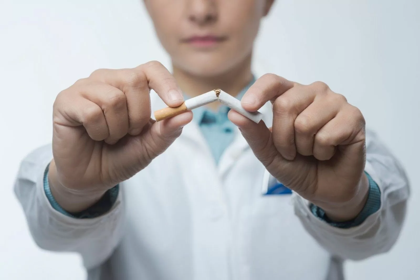 Recigarum en solución oral, el bisoño fármaco para dejar de fumar: cómo se usa y quién puede conseguirlo financiado