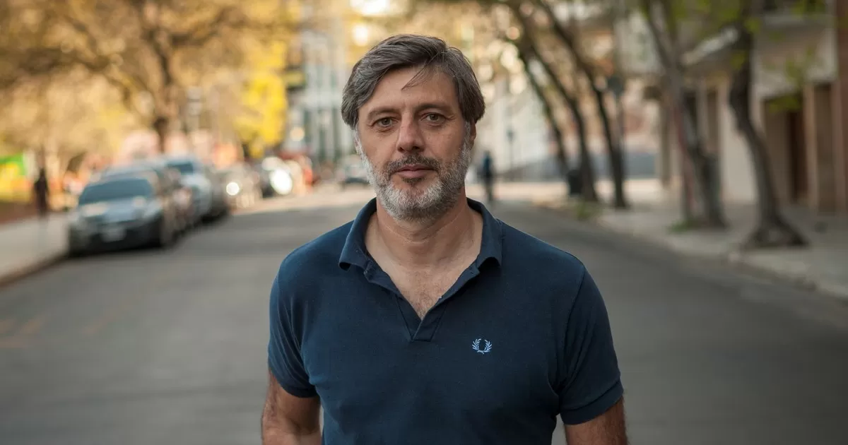 “La aspereza es una extensión del miedo”: Andrés Barba analiza el poder y la posverdad