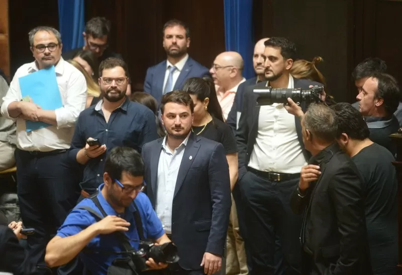 Los libertarios en la reglamento votan las reelecciones indefinidas si se incluye la Boleta Única