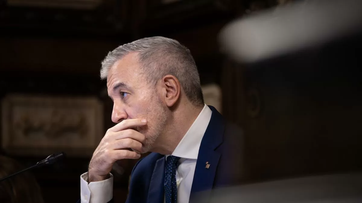 Barcelona inicia un año político de consolidación de líderes y acoso y cascotes a Collboni
