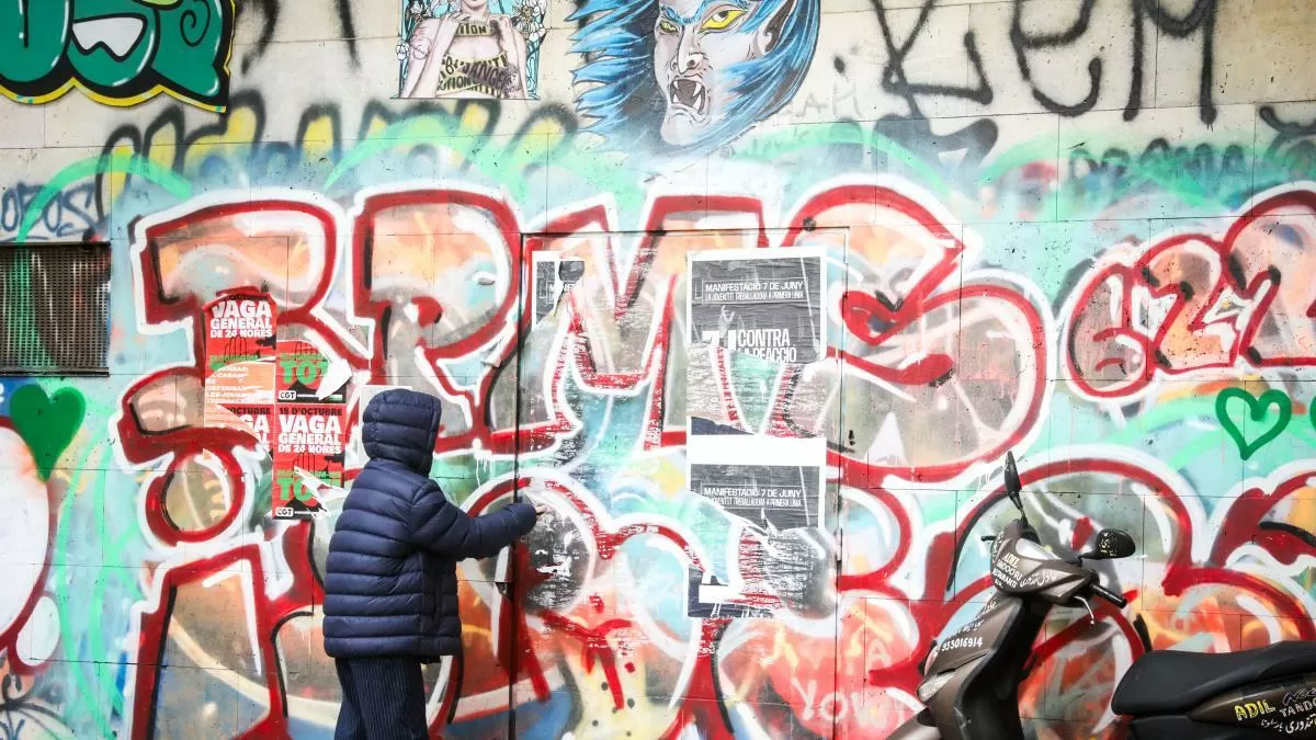La guerra frente a los grafitis: Barcelona limpia en un año 38 hectáreas de pintadas