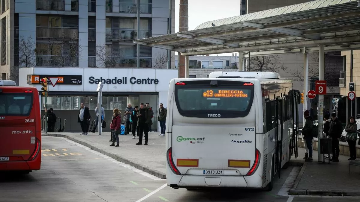 La Generalitat trae autobuses de fuera de Catalunya para suplir a Rodalies por enganchón