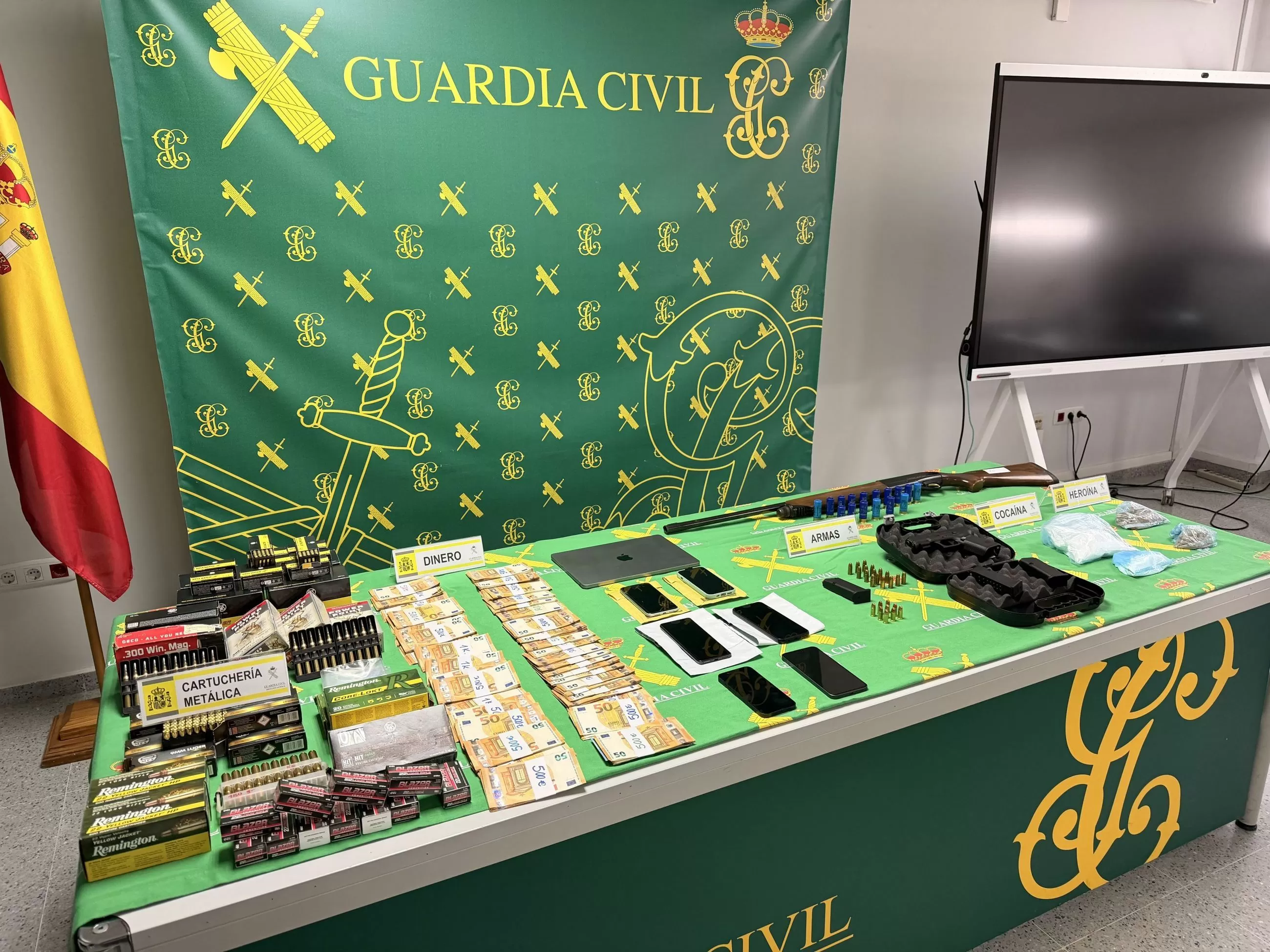 Detenidas 21 personas en Madrid que se dedicaban al tráfico ilícito de armas y de munición