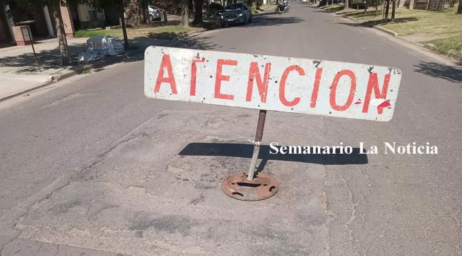 Barrió Post Vía: Calles intransitables y una señalización que es una rechifla para los vecinos