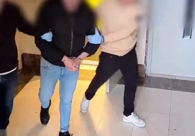 Detenido por violar a su hija pequeño y retransmitir los abusos por 'streaming'