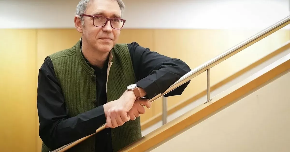 Roman Krznaric, filósofo australiano: “Pensar que nada puede cambiar es espina ideología peligrosa”