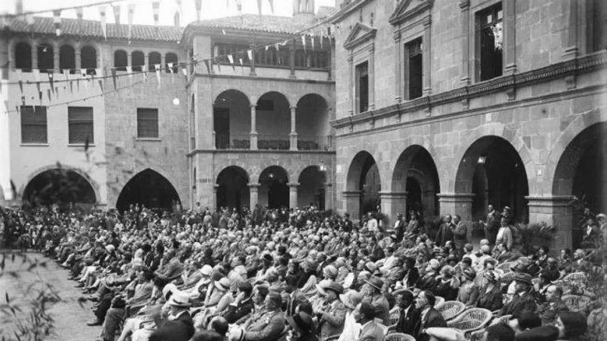 El Poble Espanyol, de parque temático a monumento arquitectónico