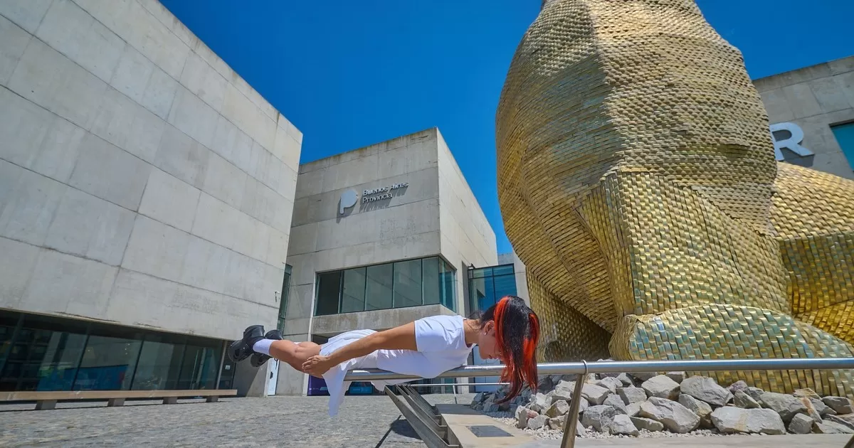 De océano del Plata a Art Basel: la argentina Lux Valladolid interpela el libre albedrío