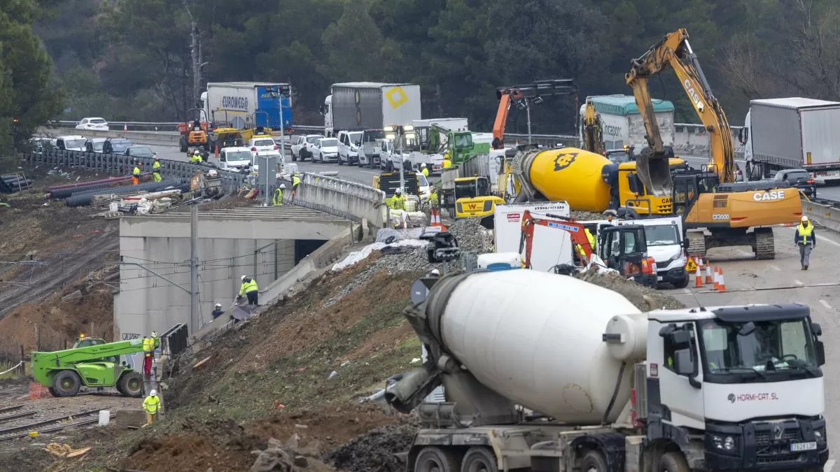 La autopista AP-7 resucita y los usuarios del locomotora inician una semana en vilo por la huelga