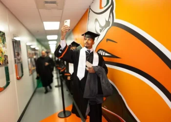 La inteligencia artificial ya ayuda a seleccionar a los futuros universitarios