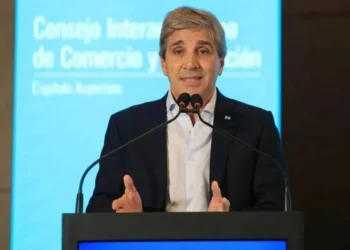 Caputo le hizo un guiño al campo y desvaloración aranceles para la importación de insumos