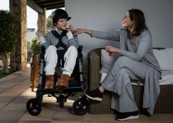 La pelea de cientos de familias para tener la llave de la despensa (fig.) a sus hijos enfermos: “Nos discriminan por ser funcionarios”