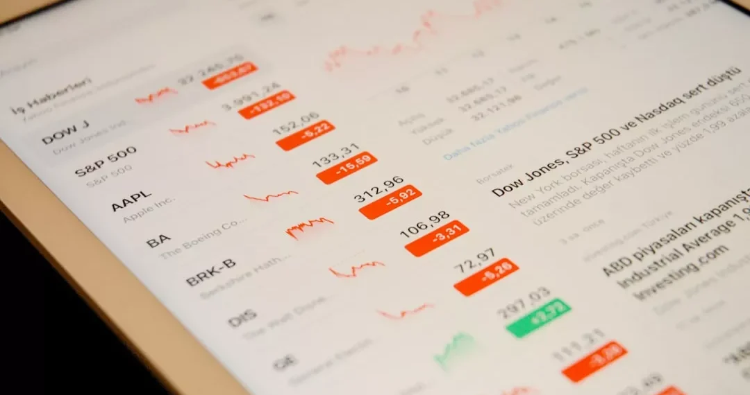“La Economía: Retos y Oportunidades para el Progreso”