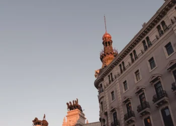 “La Economía: Influyente en todos los aspectos de nuestra vida”