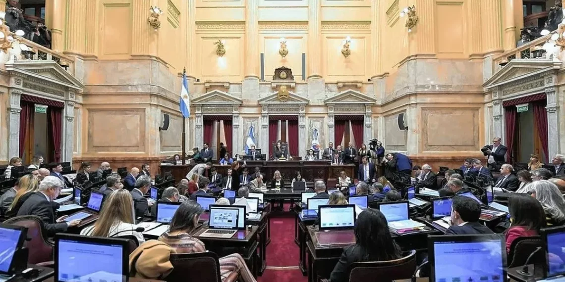 El Gobierno excluyó a Aerolíneas Argentinas, al Correo Argentino y a Radio doméstico de las empresas públicas a privatizar