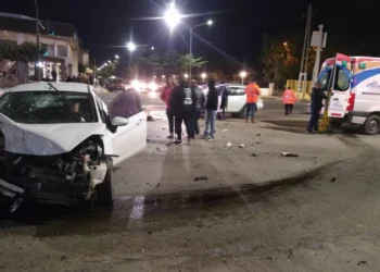 Tres personas derivadas al hospital tras un fuerte choque