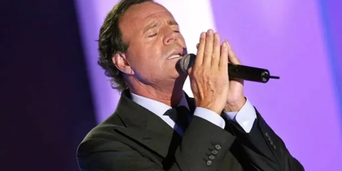 Llegó julio con sus memes: qué opina Julio Iglesias