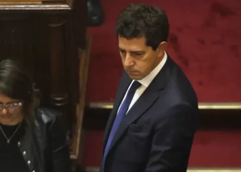 filípica en provincia con Wado y Patucho por su silencio en la pelea con Milei por la inversión de YPF y Petronas