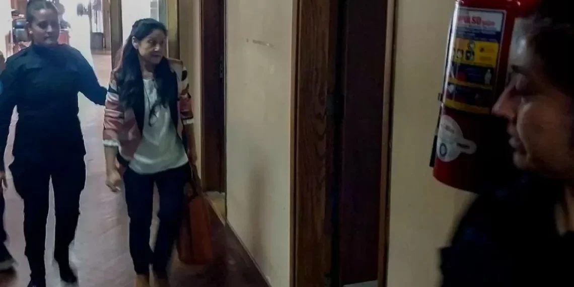 La madre de Fabiola Yañez aseguró que vio a Alberto Fernández forzar a su hija cuando estaba embarazada