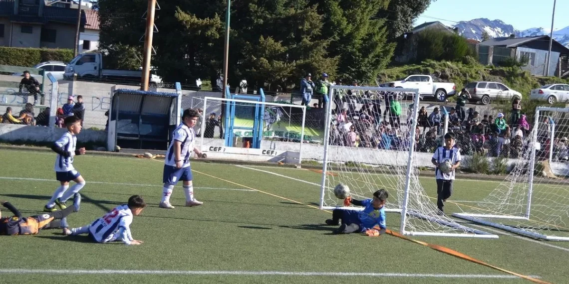 Mas de 1000 niños vivieron la 6ta edición de la copa del futbol aniñado “Patagonia Cup”