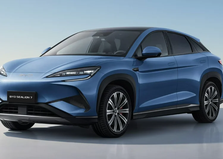 BYD suma un tercer SUV D para su gama: el Sealion 7
