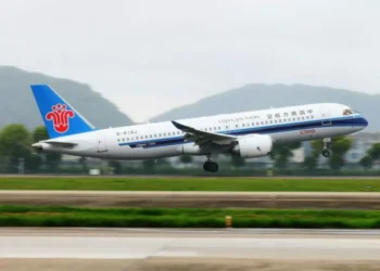 El C919 es la respuesta china al A320. Pero, ¿cómo es a costado?