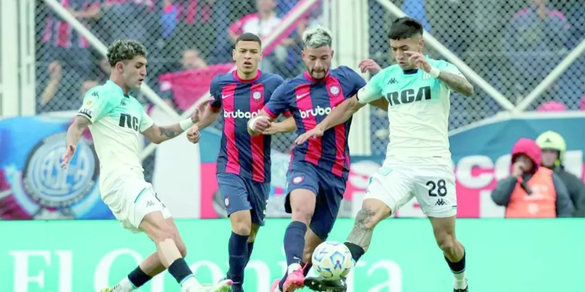 Racing se lo dio revés a San Lorenzo y quedó a tres puntos de Vélez