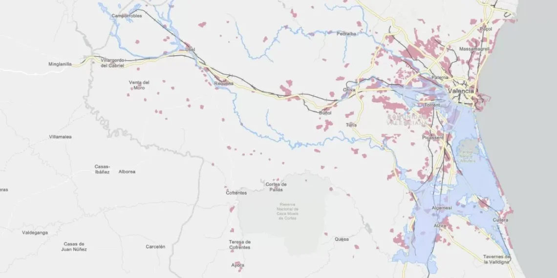 La Universidad de Valencia crea el primer plano de la impresionante área inundada por la DANA