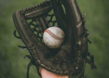 “Beneficios de Practicar Deportes: Más que una Rutina Fitness”