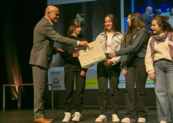 DKV otorga los galardones de los Premios APS