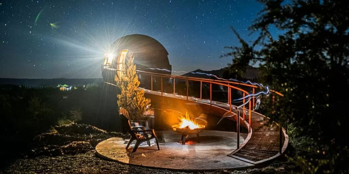 De conseguir 100 mil dólares en un concurso a gestar el “Huevo de Dragón” en la Patagonia: la excéntrica habitación que cautiva a todos