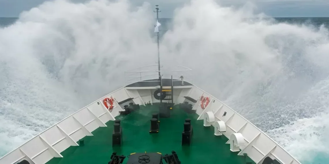 “Como viajar a la luna”: el cruce oceánico más aterrador del espacio