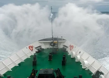 “Como viajar a la luna”: el cruce oceánico más aterrador del espacio