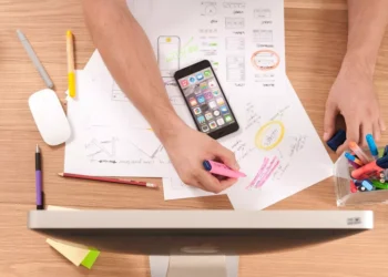 “Ramiro Rojas: Experto en Marketing y Estrategias Innovadoras”