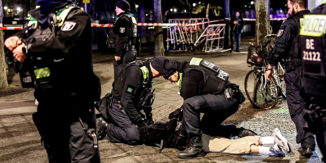Un turista español, herido grave al ser apuñalado junto al monumento a las víctimas del exterminio en Berlín