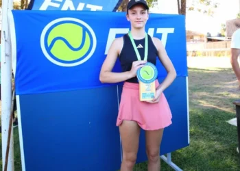 Justine Charbonnel, subcampeona en su debut en el Regional de la Federación Neuquina de calzado deportivo