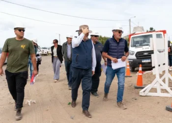 Othar recorrió la obra de butano de Stella Maris que beneficiará a 51 familias