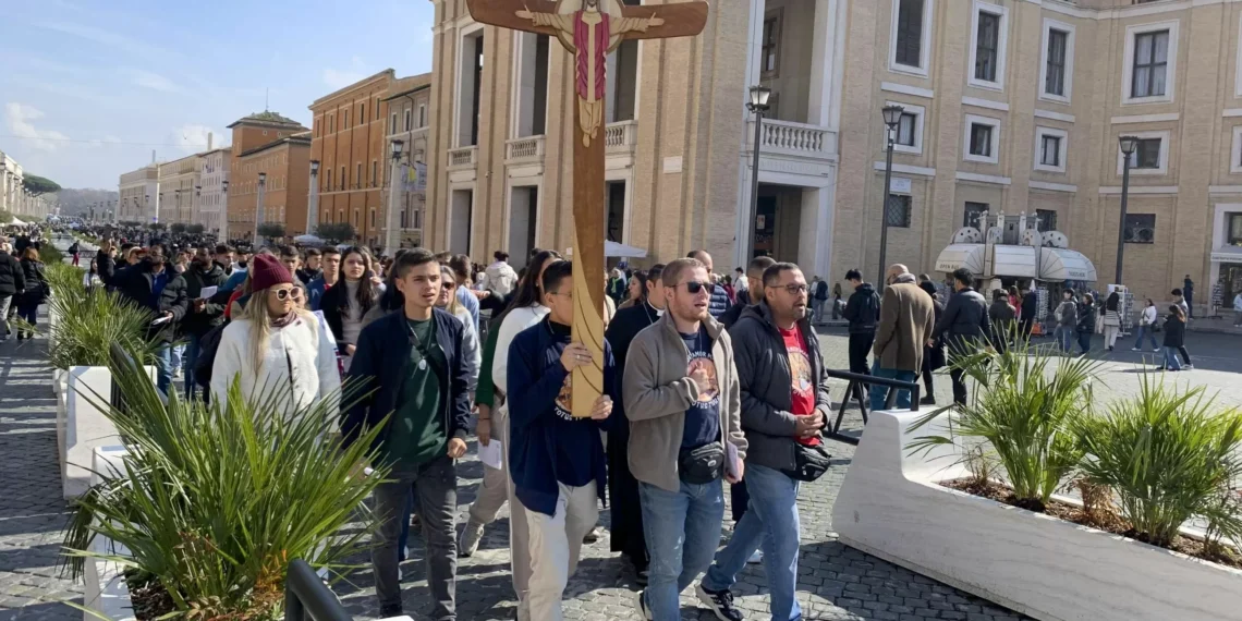 Empeora la salud del Papa: La esperanza desde San Pedro
