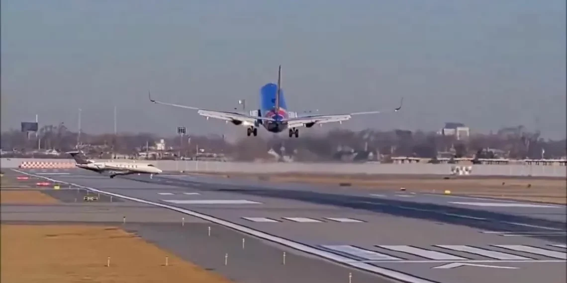 Dos aviones evitan por poco colisionar en el aeropuerto de Chicago