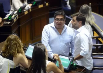 La oposición avanza con la eliminación e las fisura en provincia, una jugada que favorece el desdoblamiento