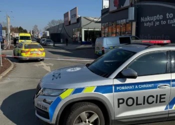 Un joven de 16 años mata a dos mujeres en espina calle comercial en la República Checa