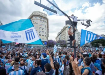 Violencia en Brasil: hinchas de Racing fueron atacados a tiros en la litoral de Barra da Tijuca