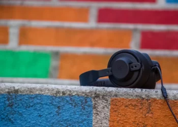 “La : Una Expresión Artística Porosa y Conectante”